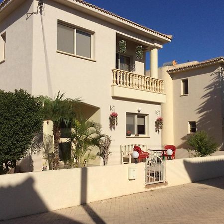 Quality Villa With Pool In Superb Location In Paphos Mandria  Eksteriør bilde