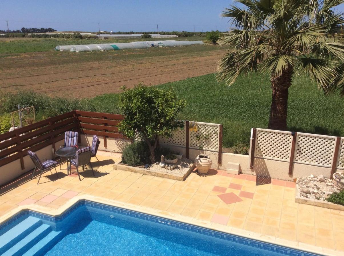 Quality Villa With Pool In Superb Location In Paphos Mandria  Eksteriør bilde