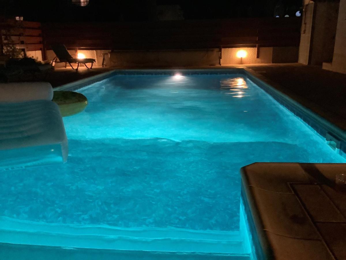 Quality Villa With Pool In Superb Location In Paphos Mandria  Eksteriør bilde