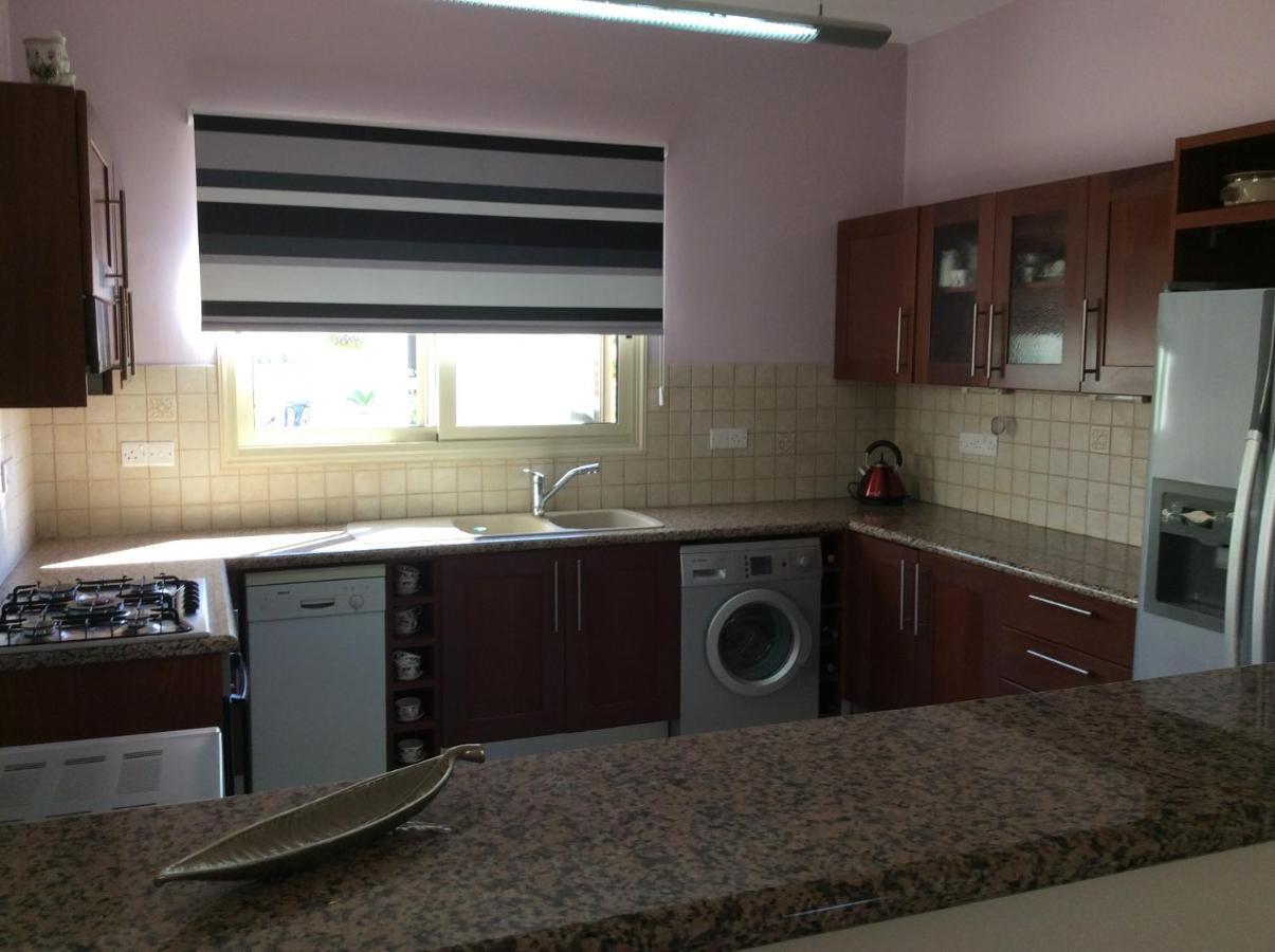 Quality Villa With Pool In Superb Location In Paphos Mandria  Eksteriør bilde