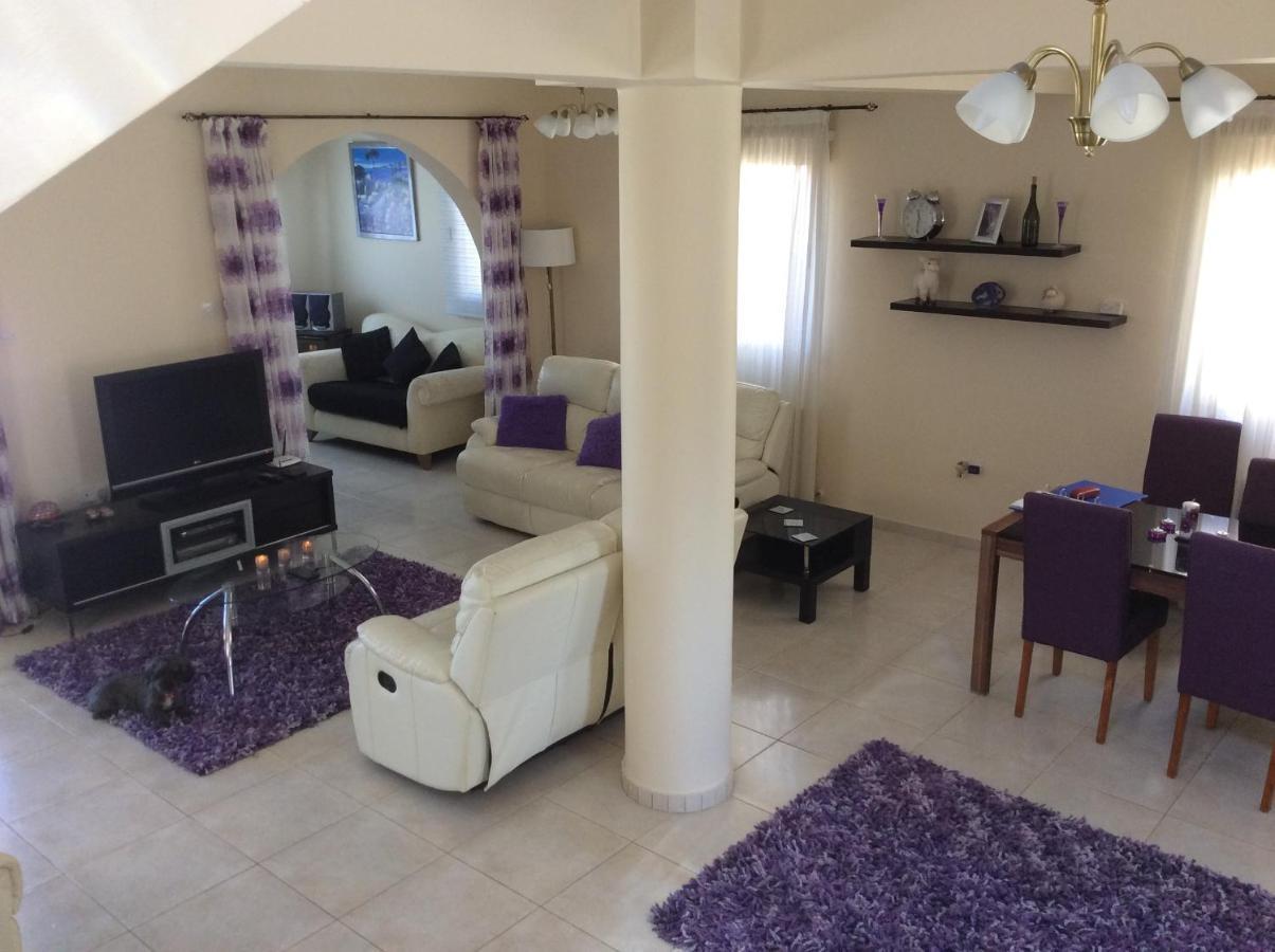 Quality Villa With Pool In Superb Location In Paphos Mandria  Eksteriør bilde