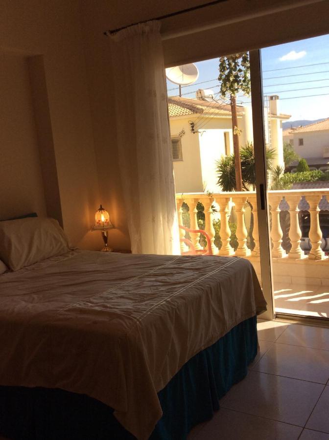 Quality Villa With Pool In Superb Location In Paphos Mandria  Eksteriør bilde